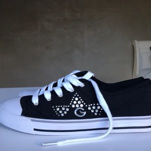 **CUTE** Guess Sneakers